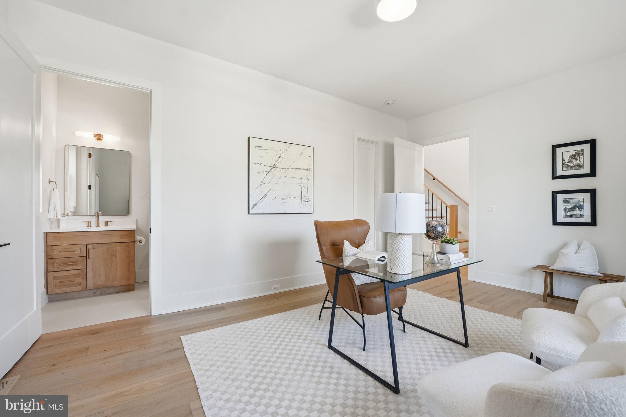 VIENNA WOODS - Residential