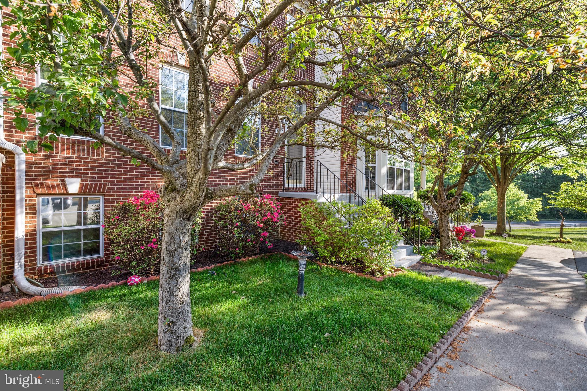 5543 JOWETT COURT