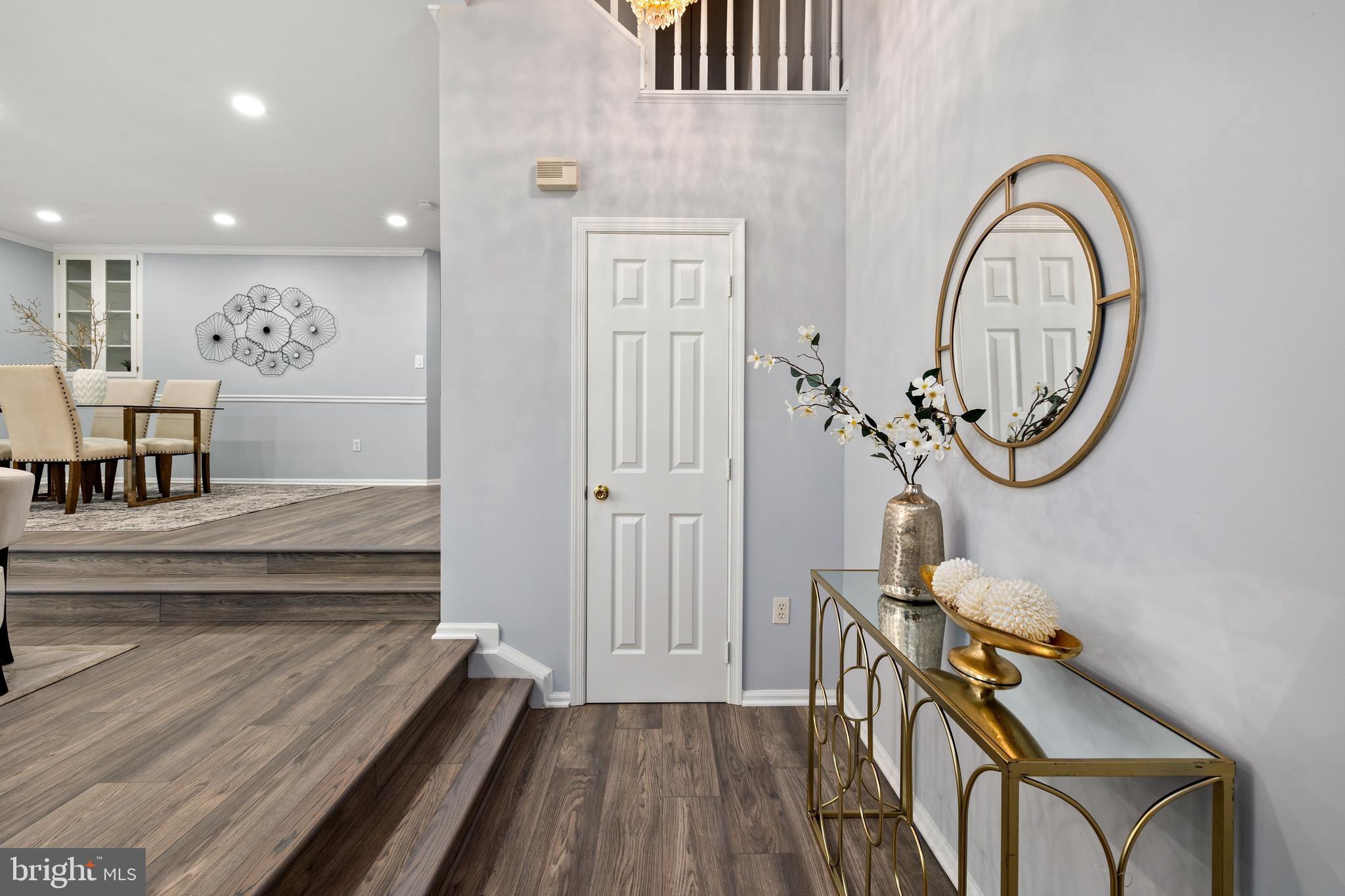 5543 JOWETT COURT