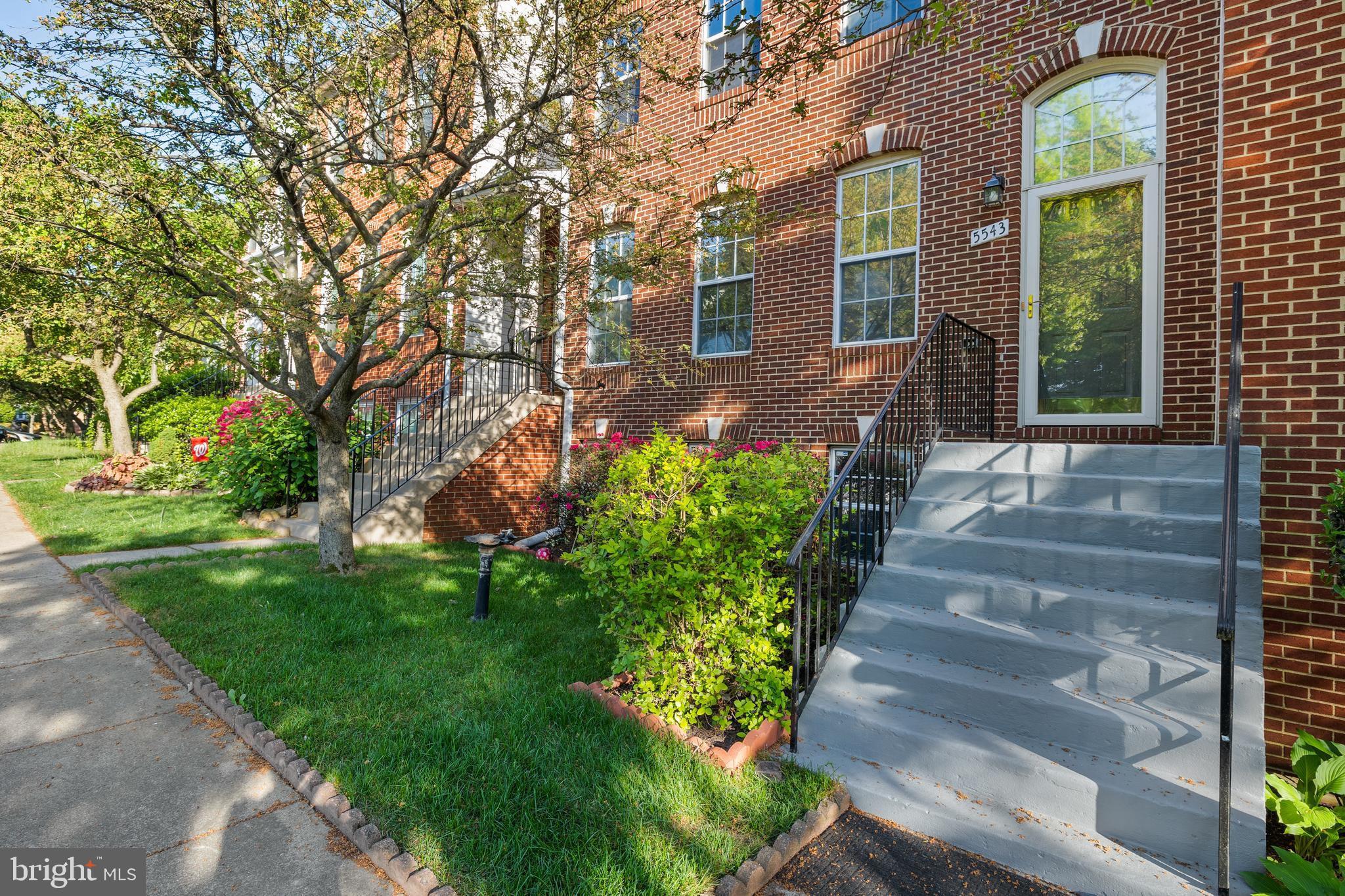 5543 JOWETT COURT