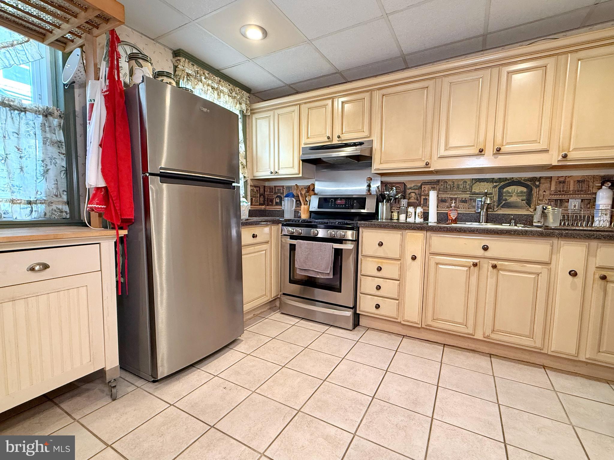 LOWER MOYAMENSING - Residential