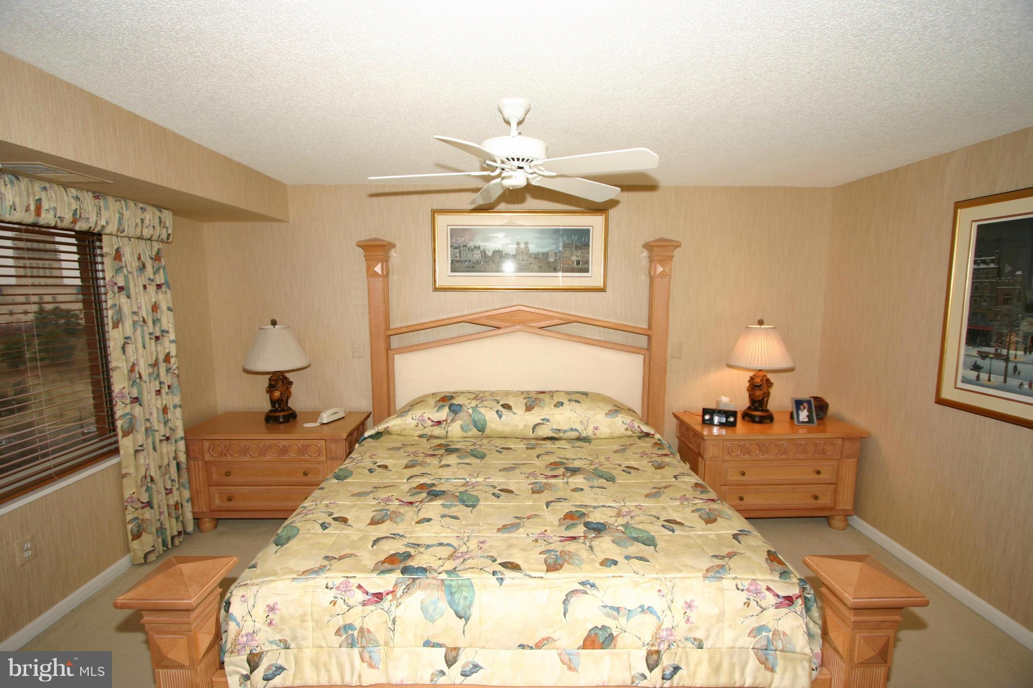 CARLYLE TOWERS - Residential