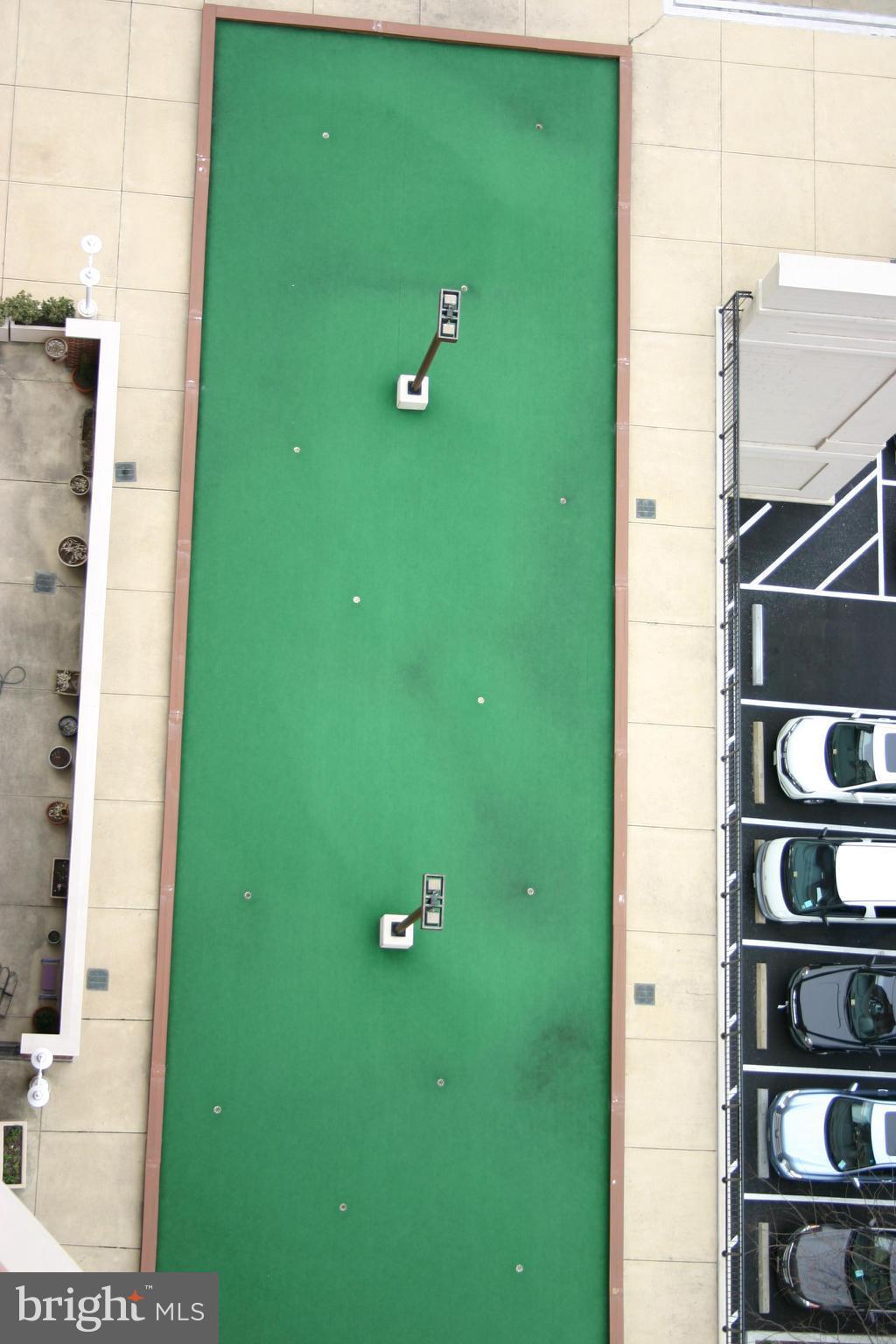 CARLYLE TOWERS - Residential