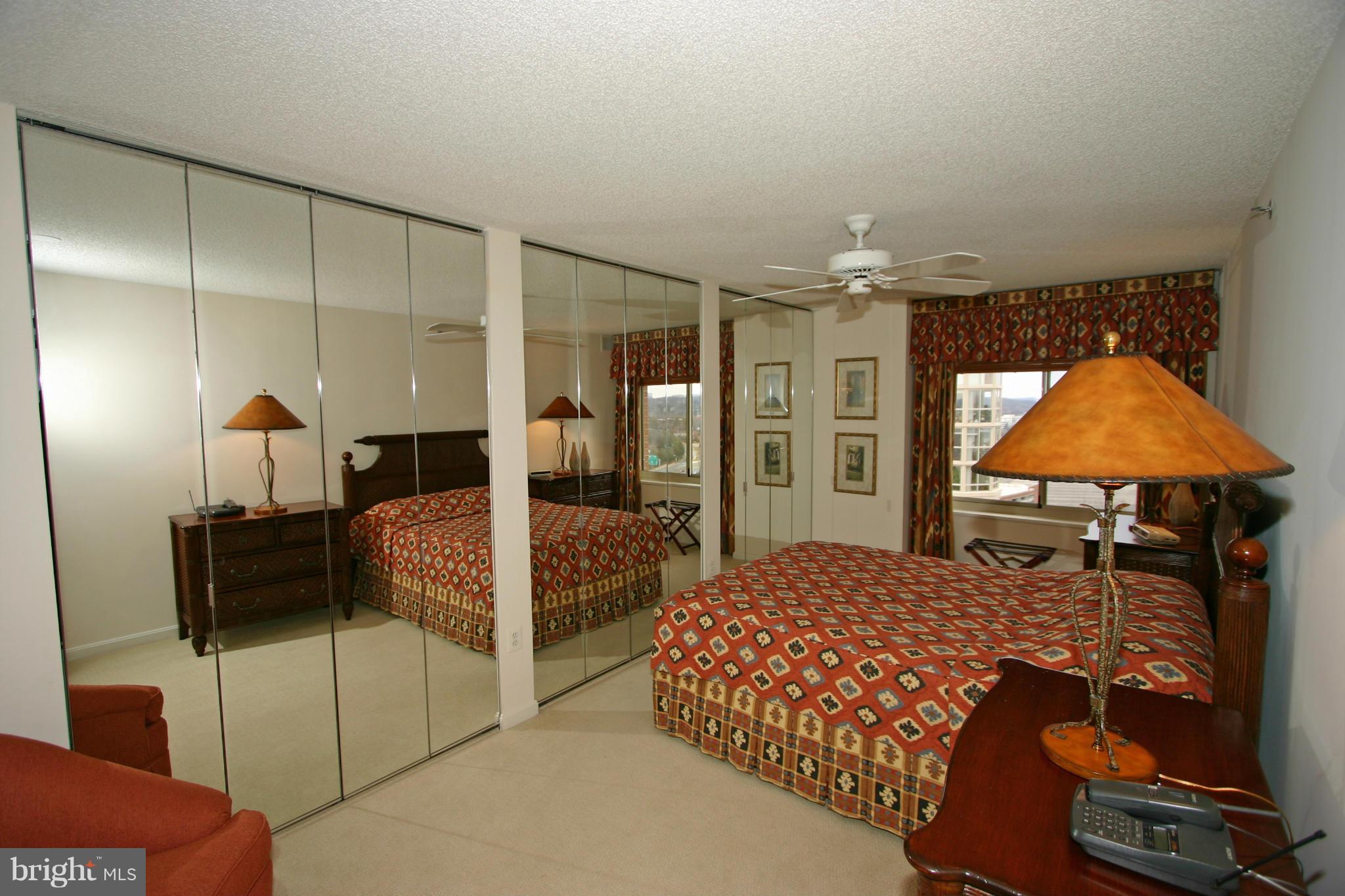 CARLYLE TOWERS - Residential