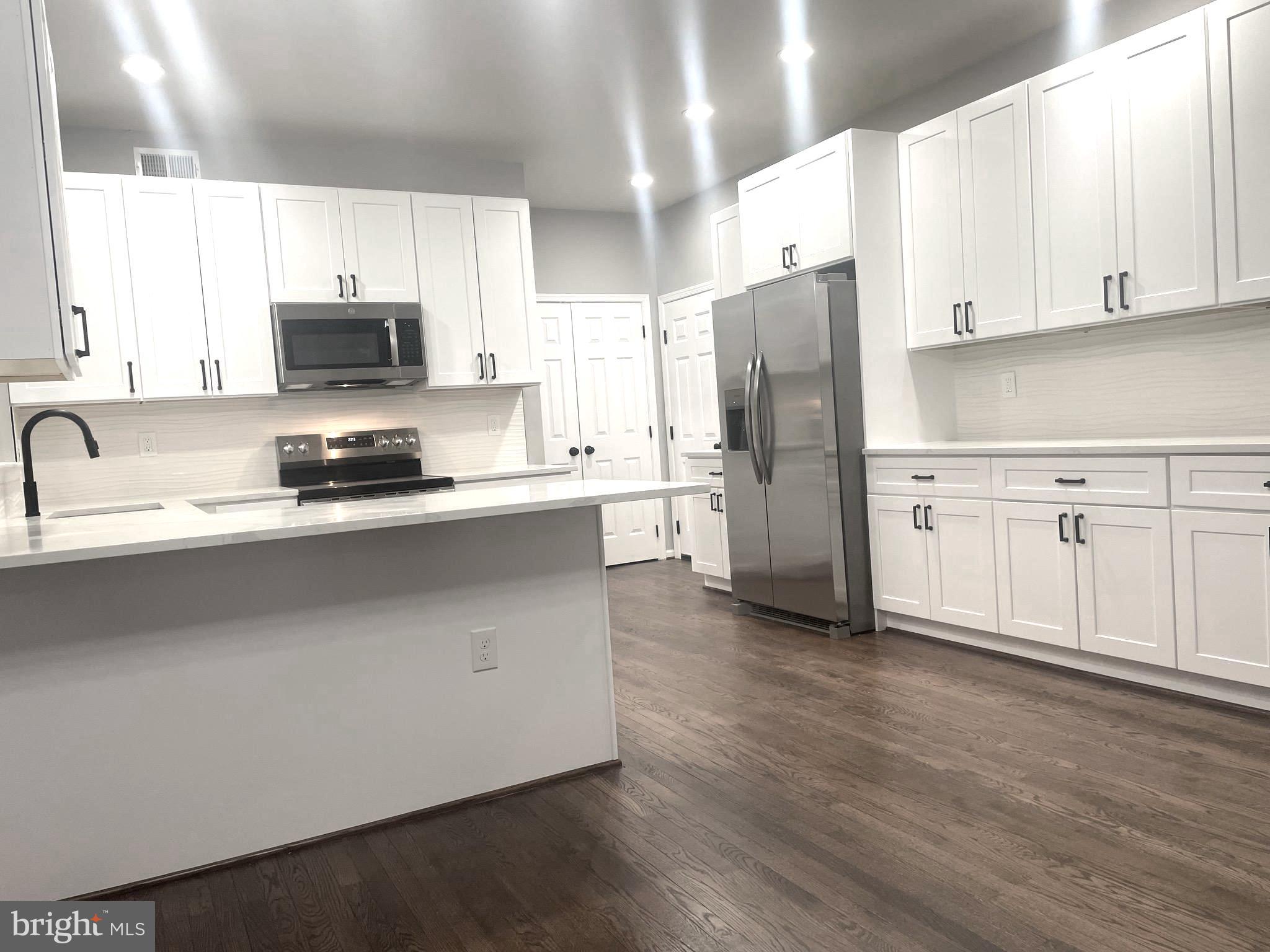 2461 STREAMVIEW DRIVE