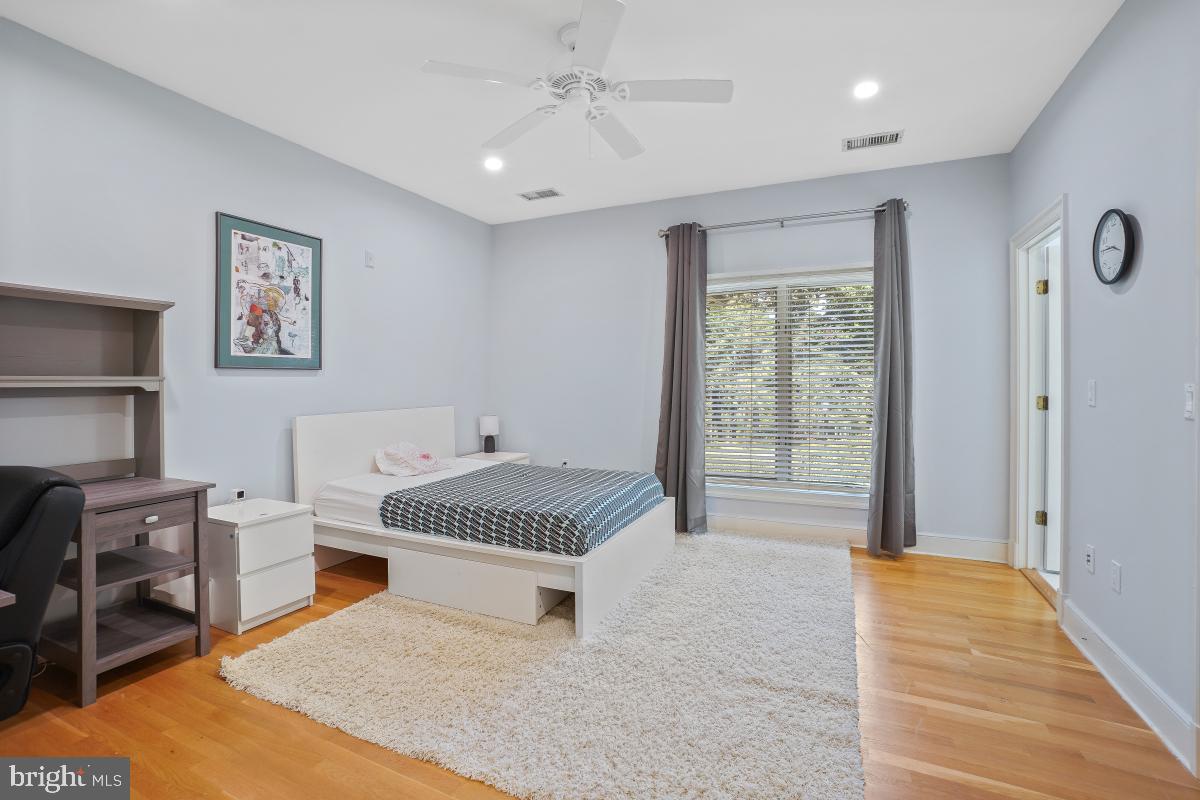 POTOMAC GLEN - Residential