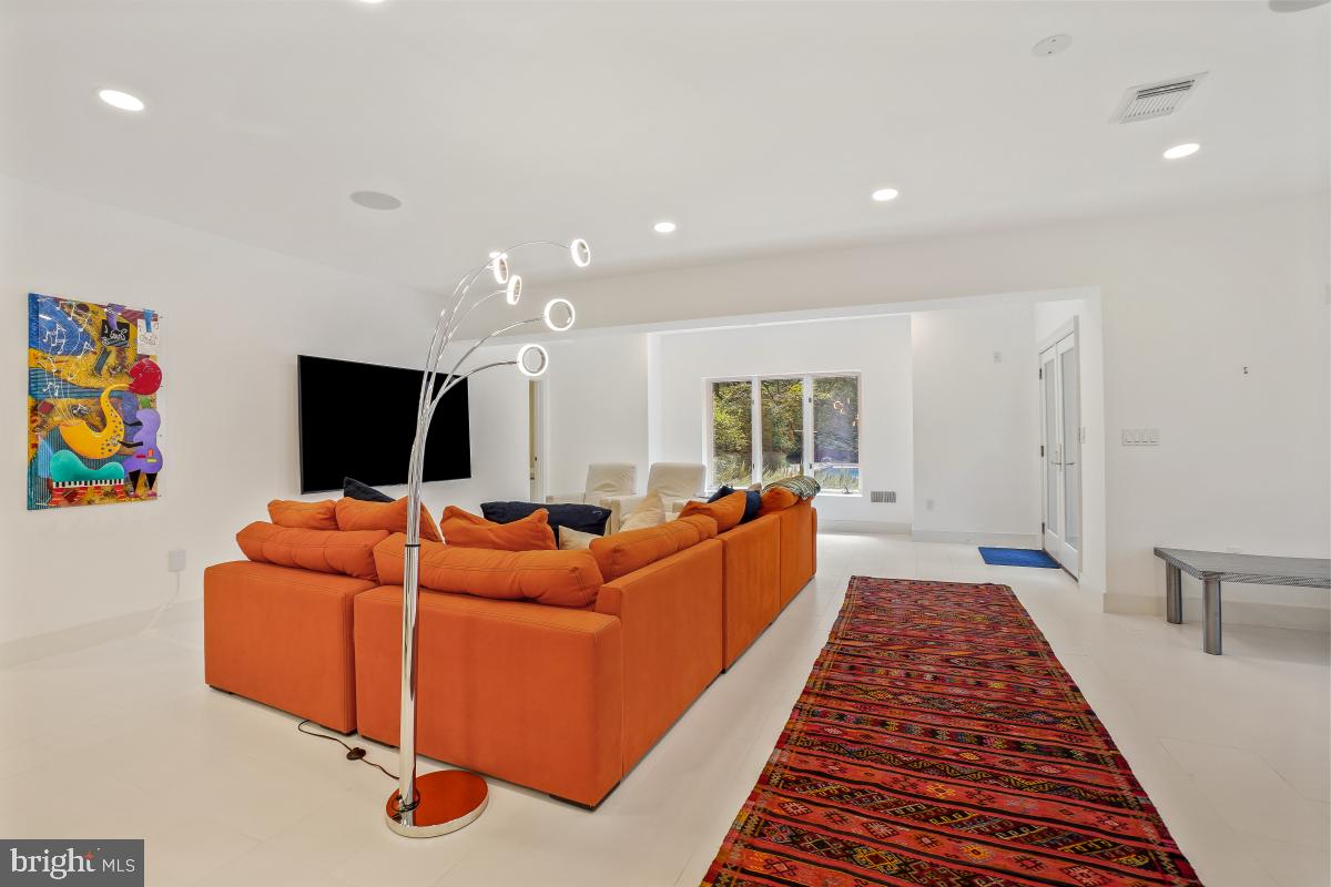 POTOMAC GLEN - Residential