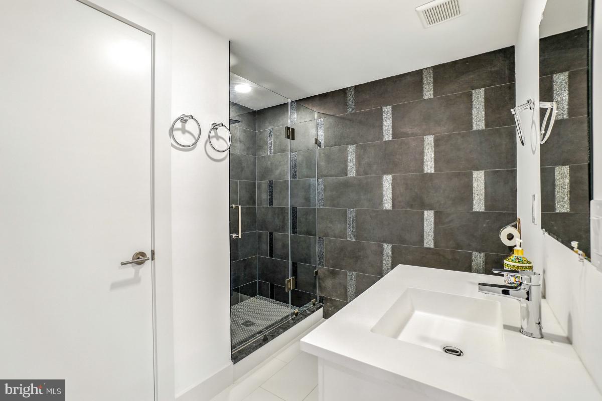 POTOMAC GLEN - Residential