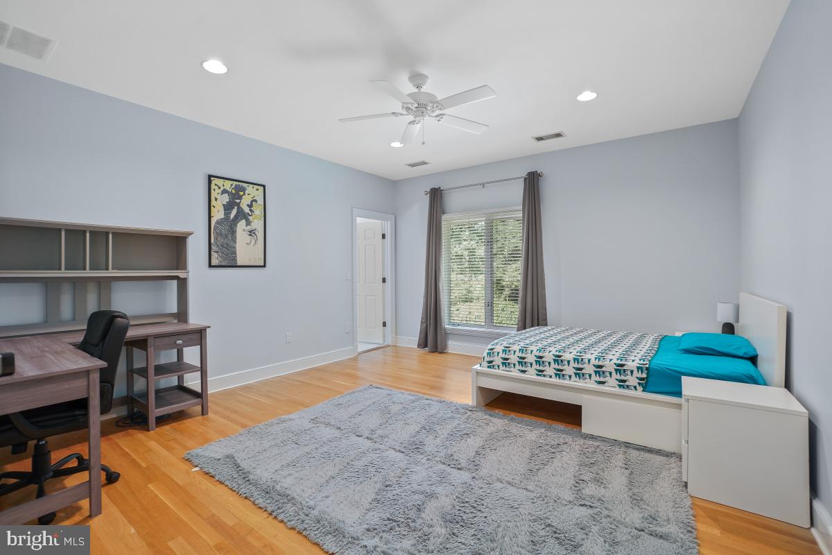 POTOMAC GLEN - Residential