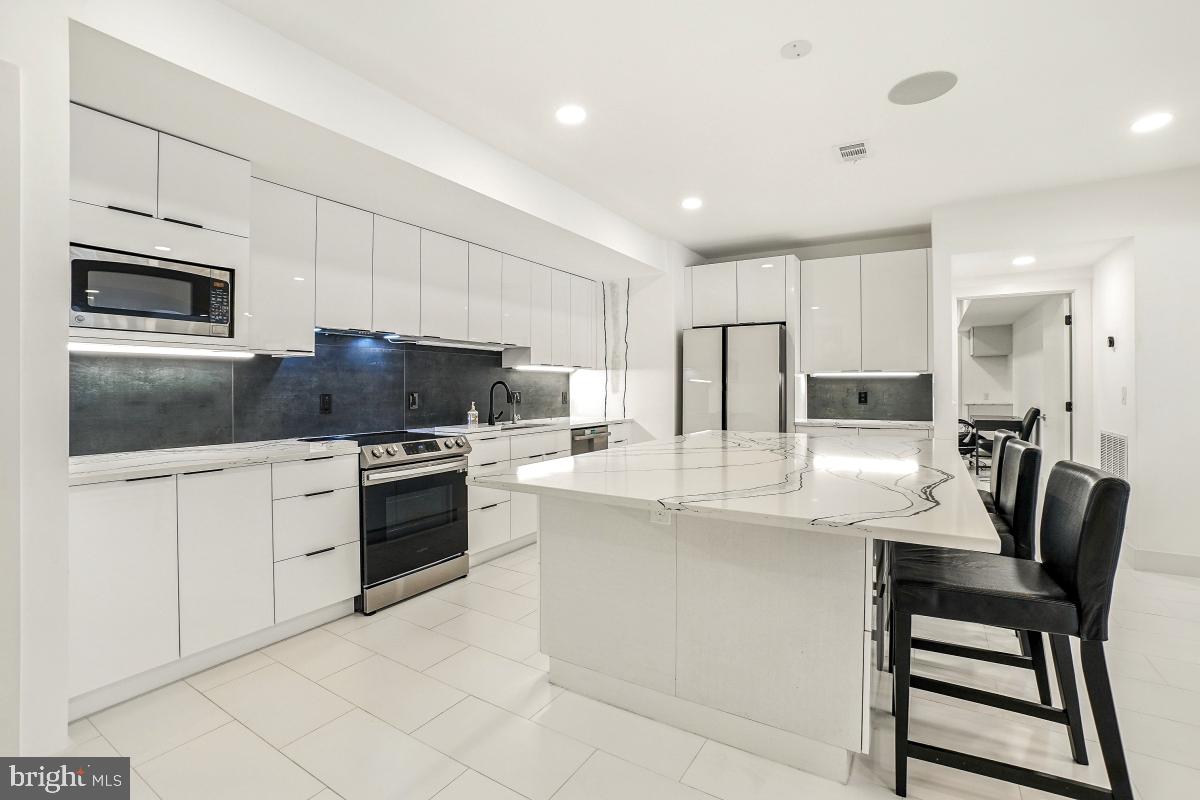 POTOMAC GLEN - Residential