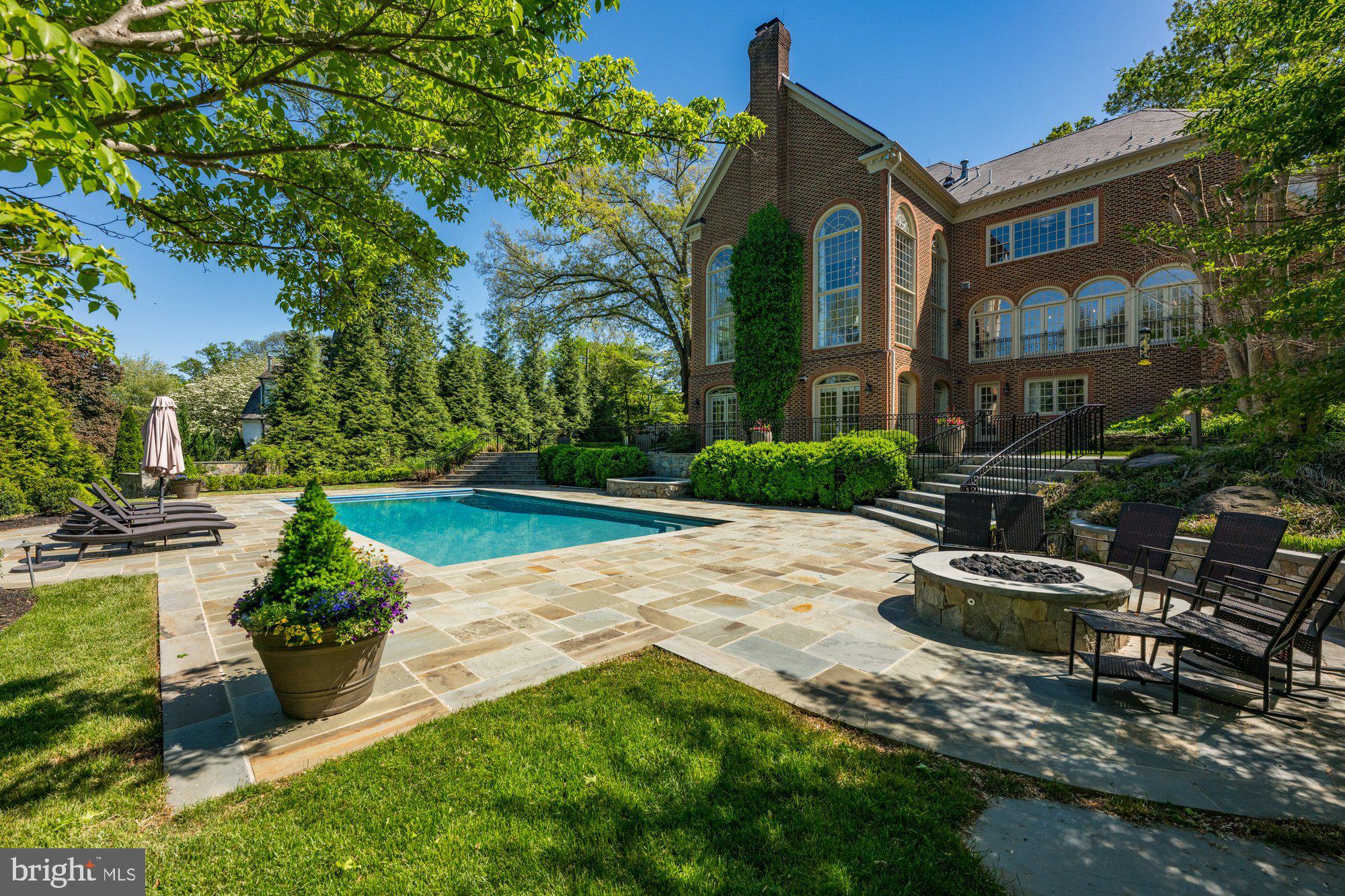 1101 DOGWOOD DRIVE