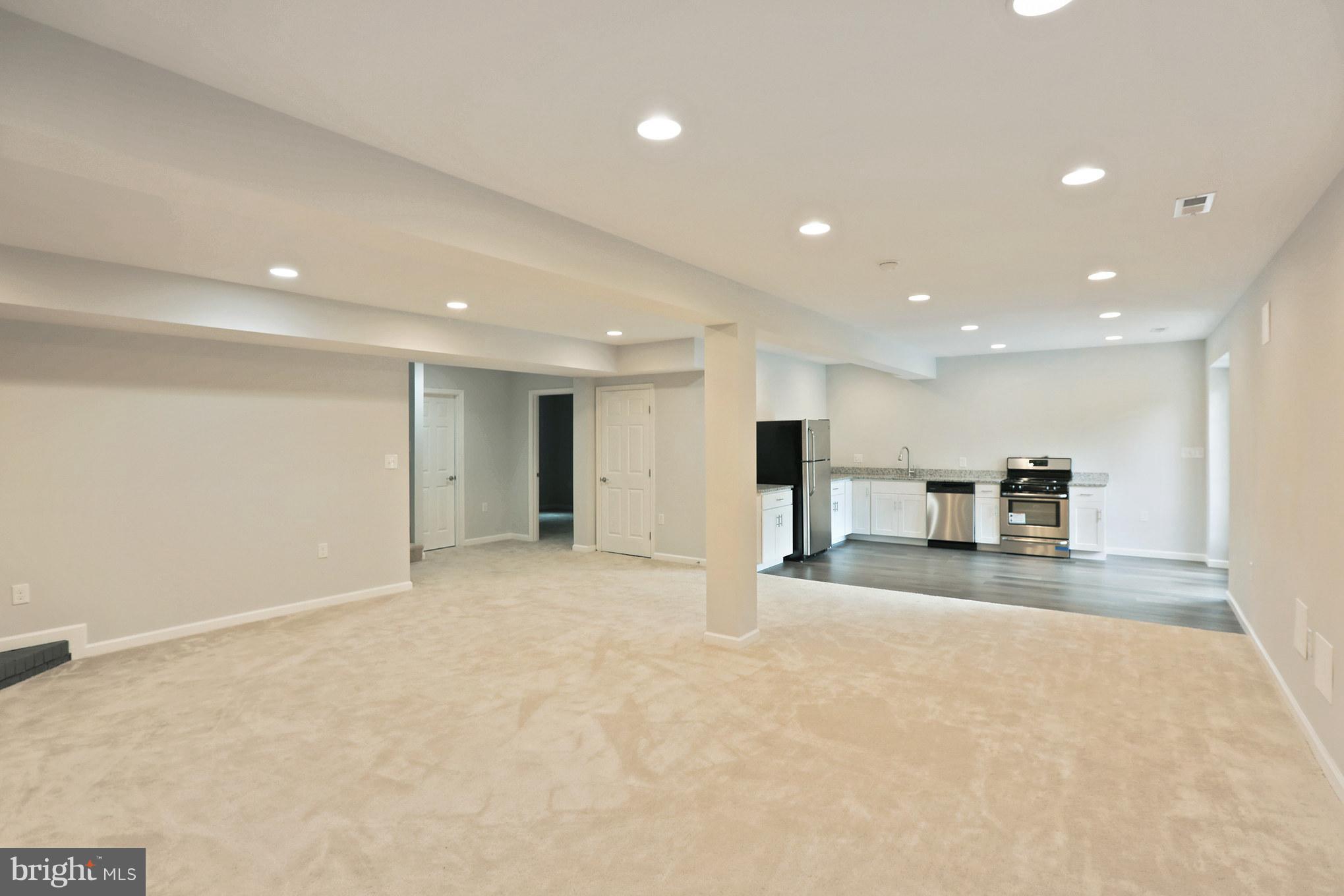 LANDOVER HILLS- GREEN HI - Residential