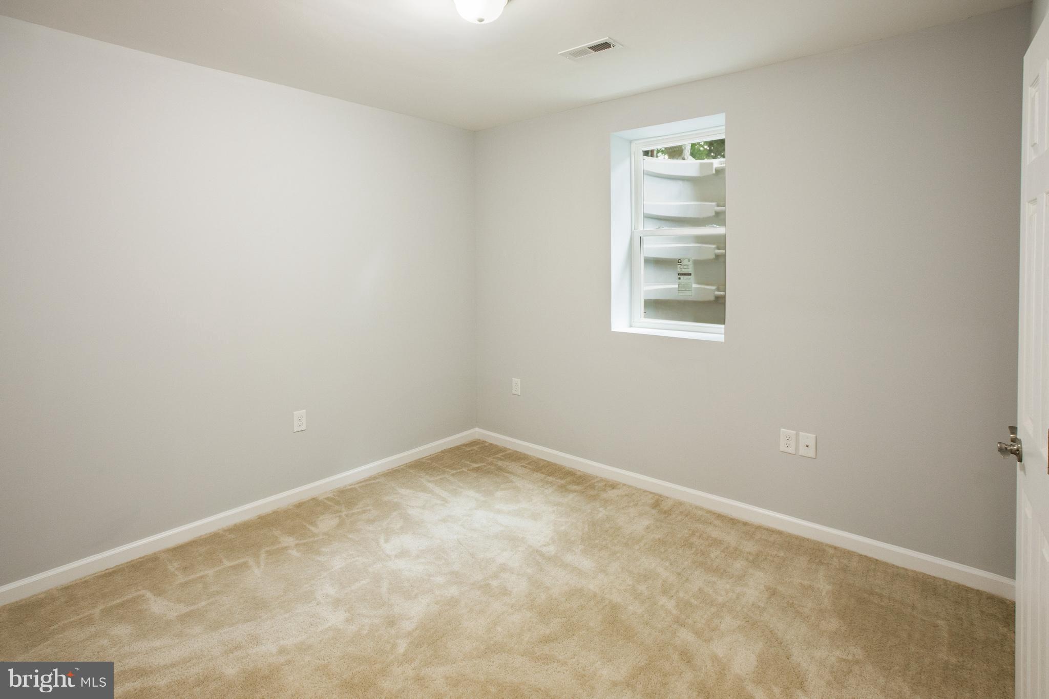 LANDOVER HILLS- GREEN HI - Residential