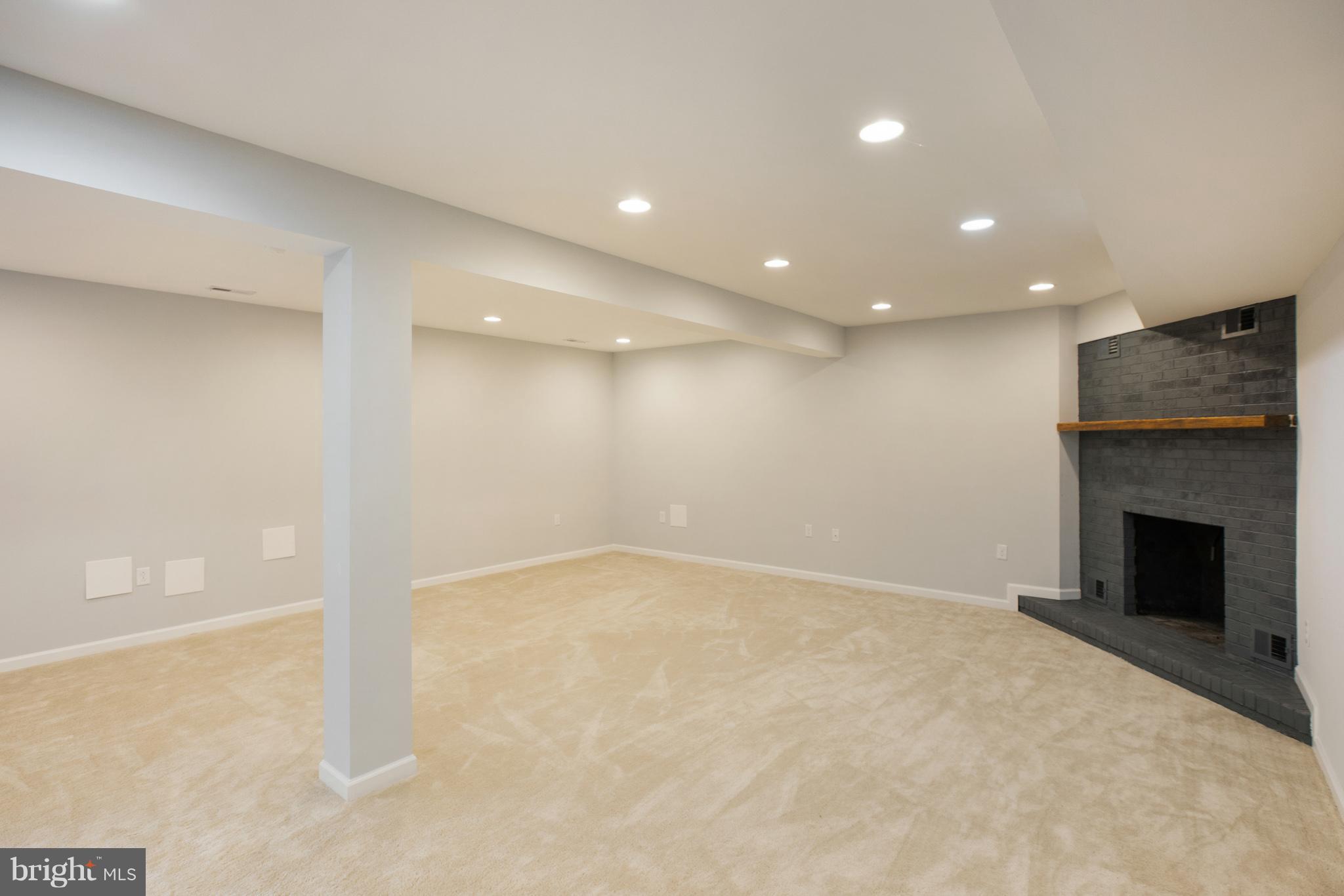 LANDOVER HILLS- GREEN HI - Residential