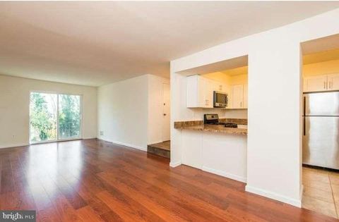 Condo For Rent - 326 Hermit Street<br/> PHILADELPHIA, PA 19128