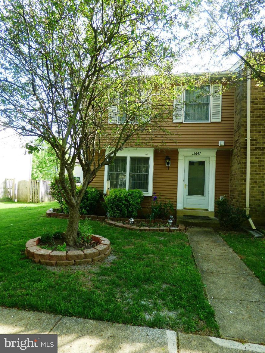 Beautiful end unit townhome, perfect for a starting family. Very convenient to everything. Close to Braddock, 50, 28,29, 66, Fair Oak Mall, GMU. Hardwood on the main level. Large room size. Fenced large back yard with relaxing fish pond. New paint. New flooring. Kitchen with granite counter, ceramic tile. Home is ready for immediate occupancy. Deep cleaning to be done on 6/25.  You will love this home .