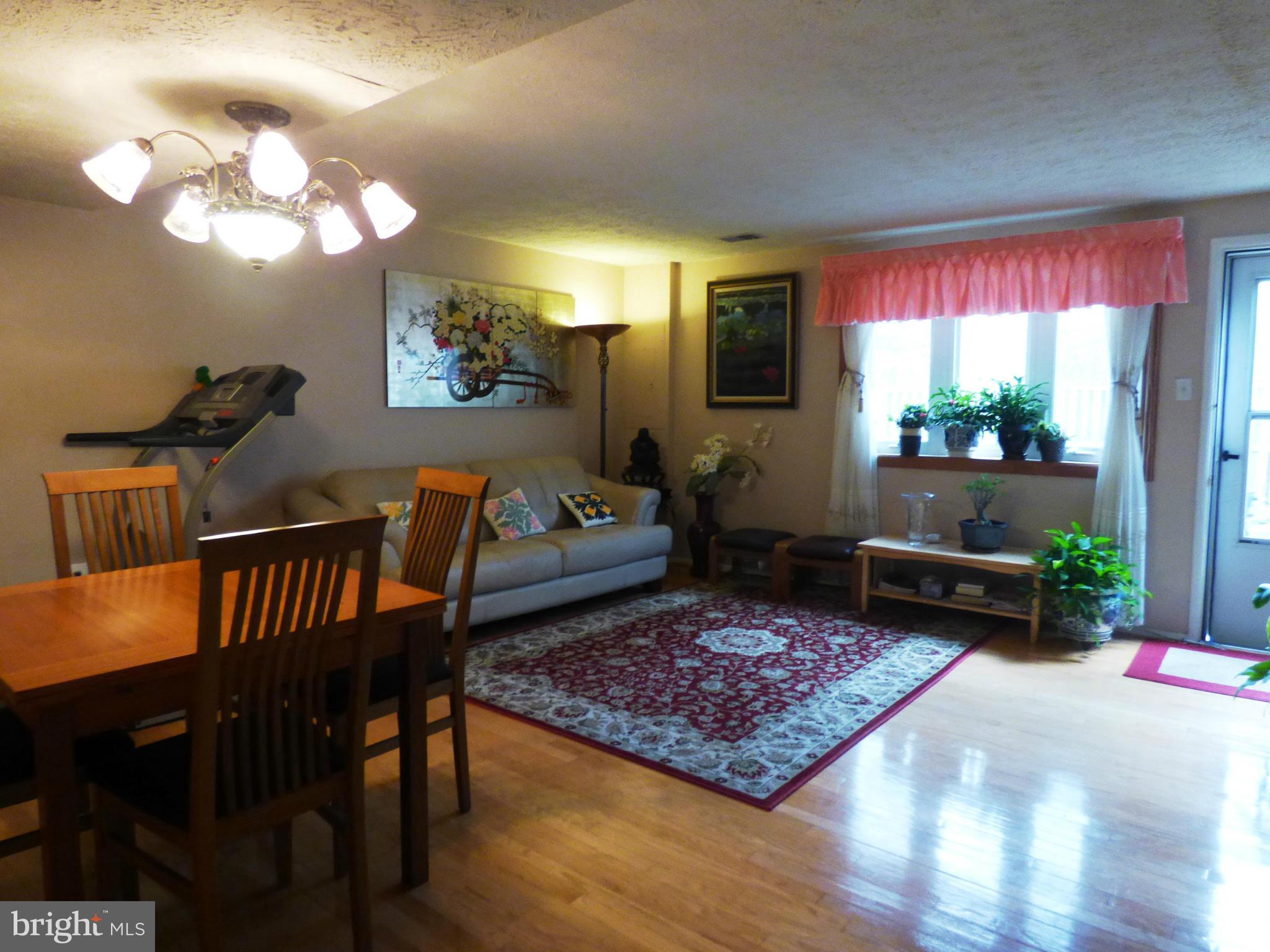 LITTLE ROCKY RUN - Residential Lease