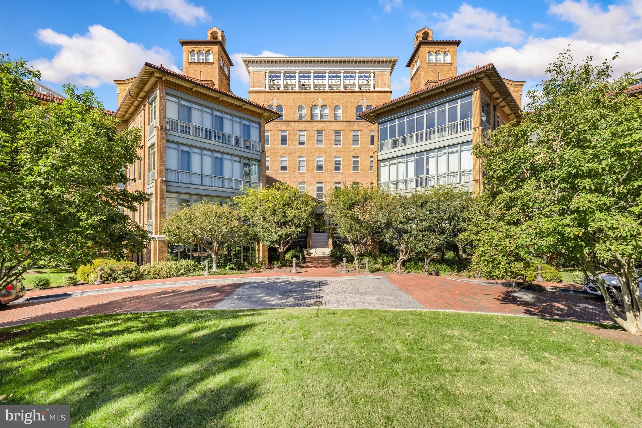 2425 L Street NW Unit 115