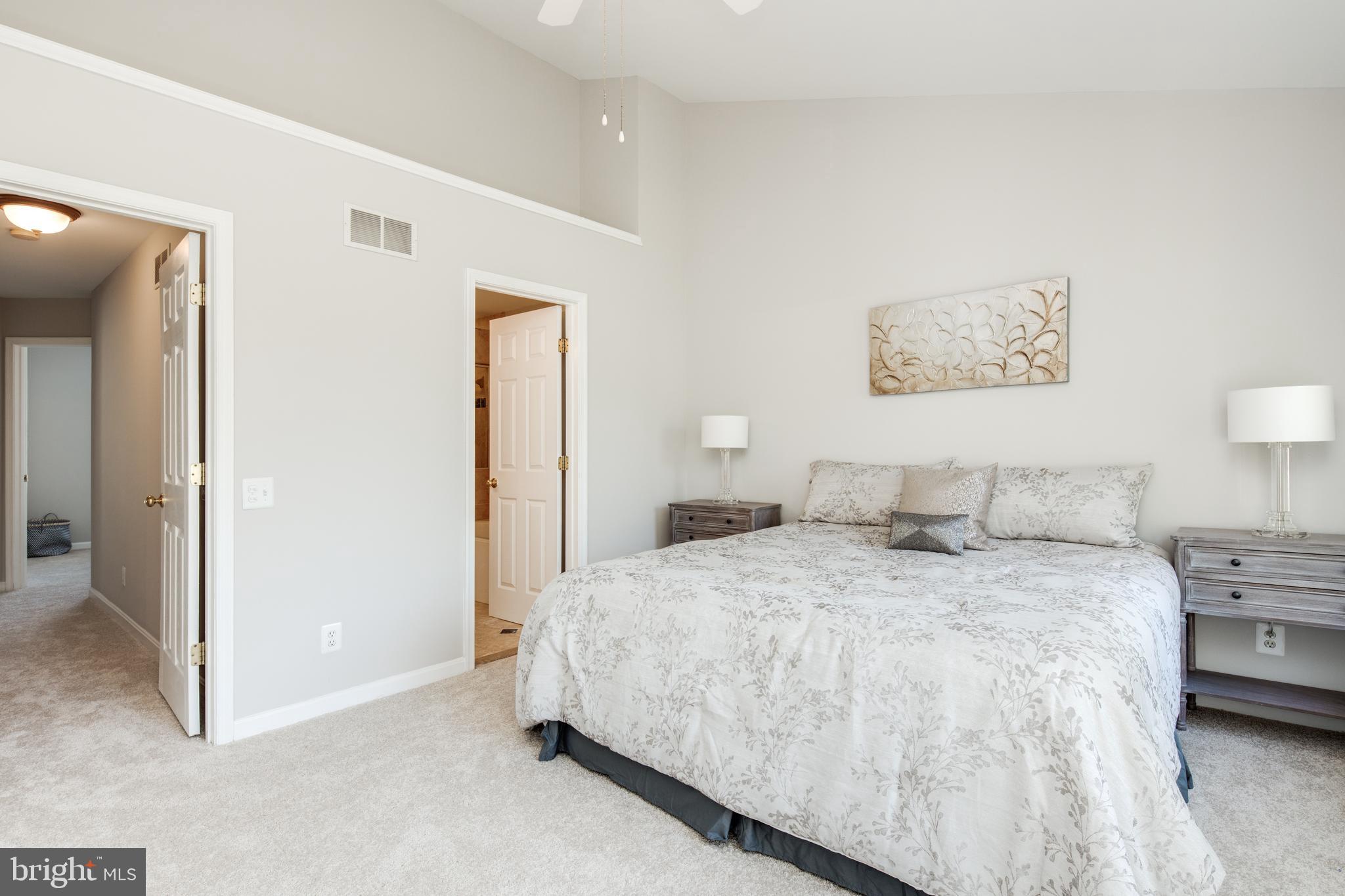 ISLAND CREEK - Residential