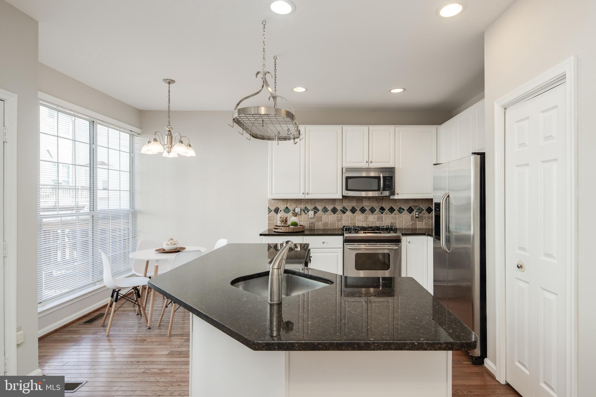 ISLAND CREEK - Residential