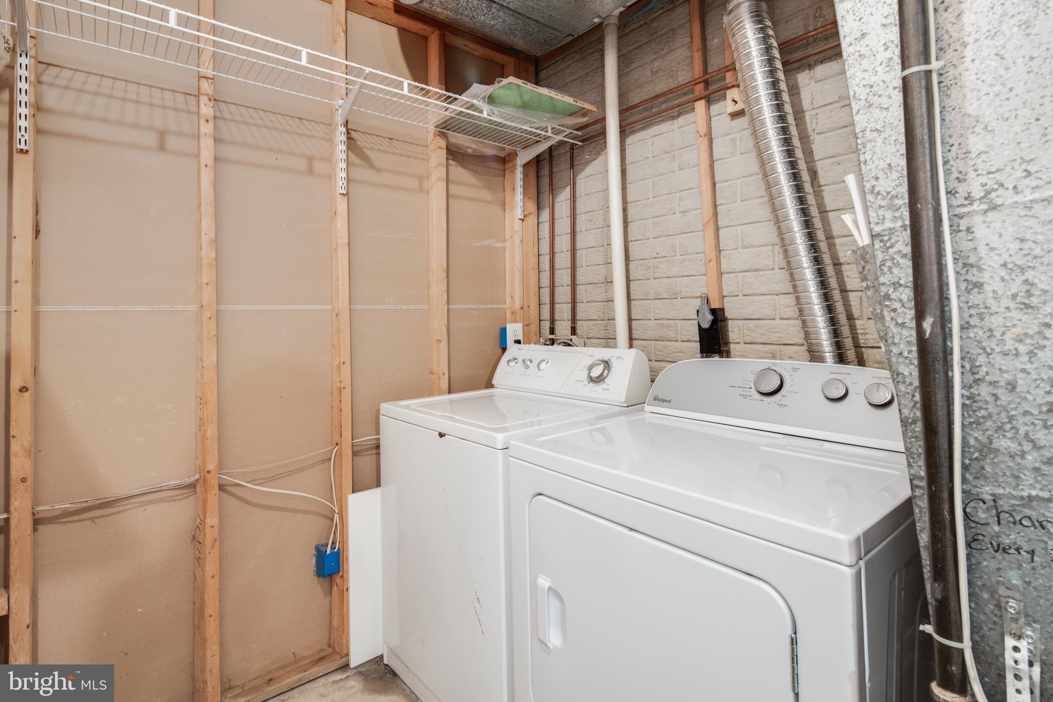 ISLAND CREEK - Residential