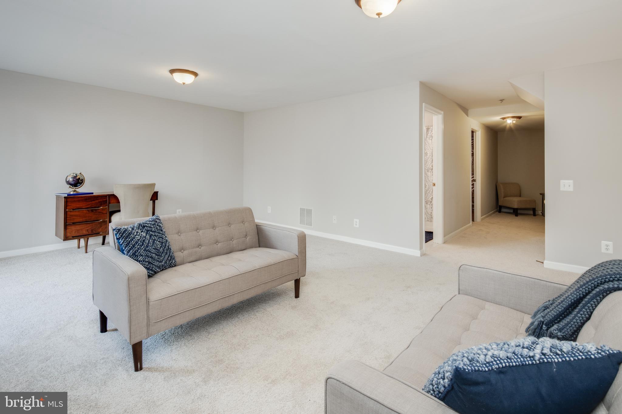 ISLAND CREEK - Residential