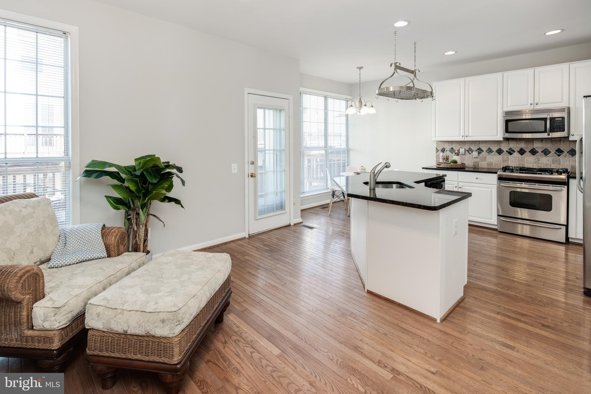 ISLAND CREEK - Residential