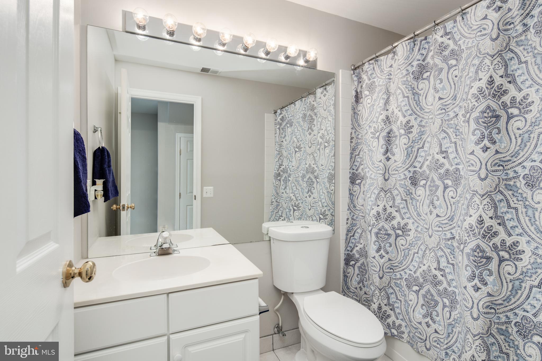 ISLAND CREEK - Residential