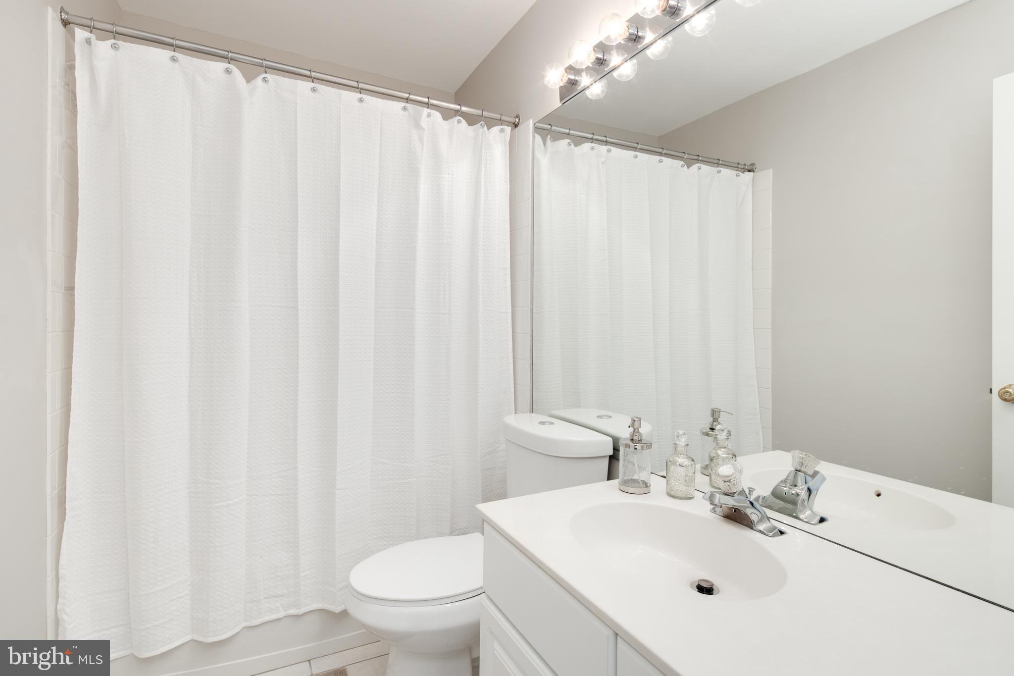 ISLAND CREEK - Residential