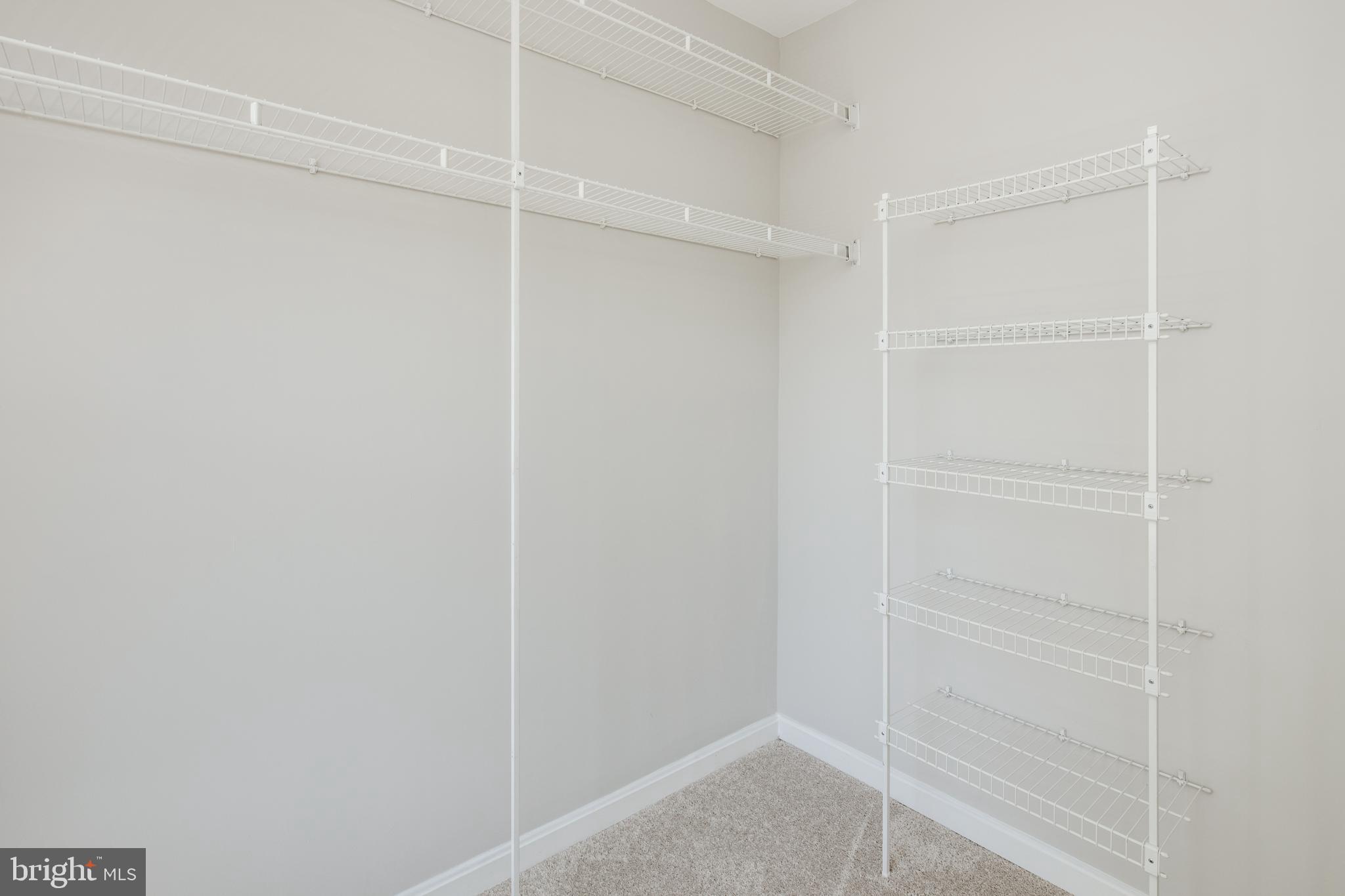 ISLAND CREEK - Residential