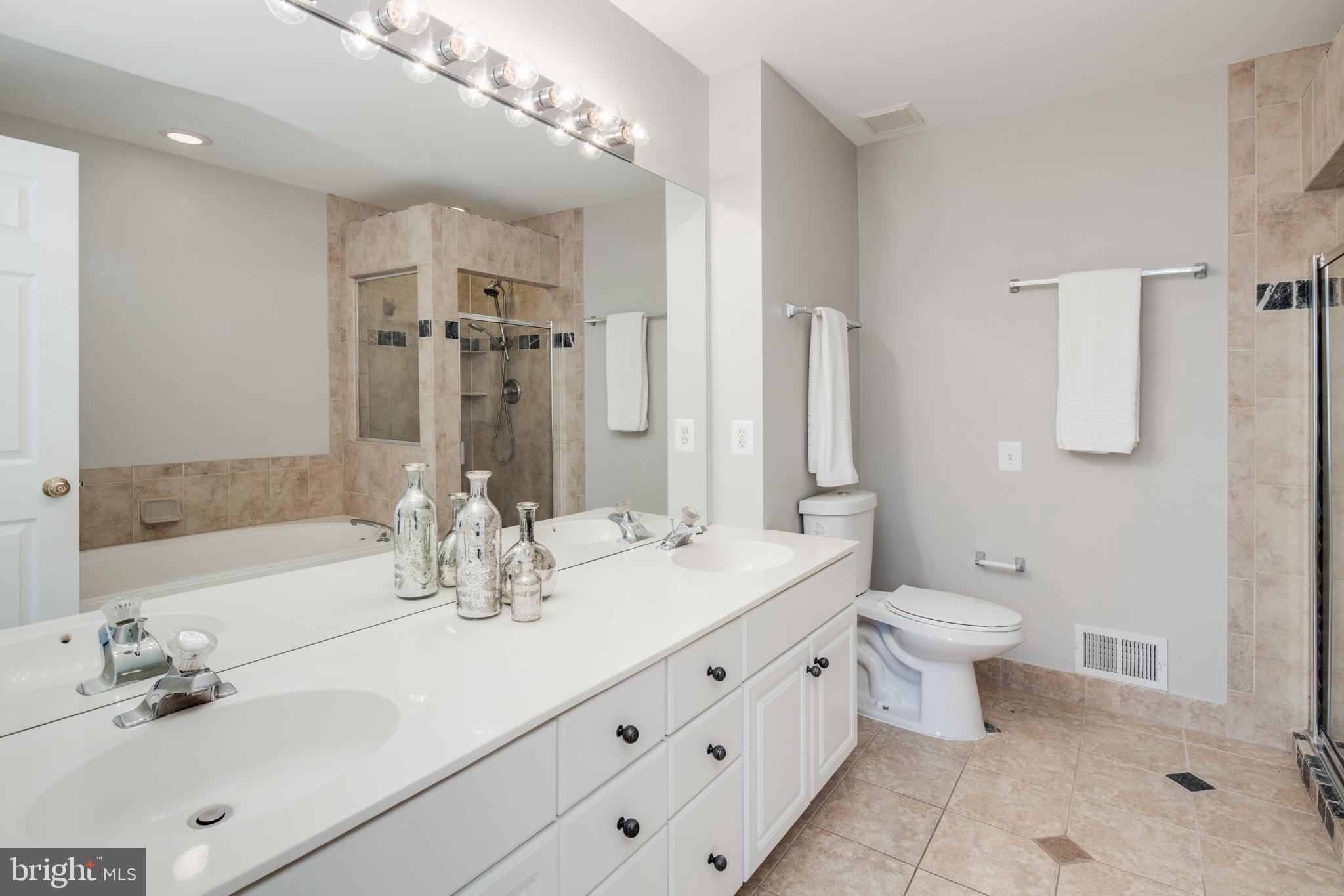 ISLAND CREEK - Residential