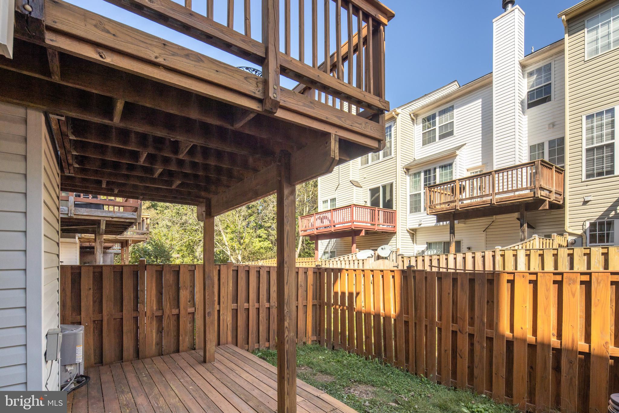 ISLAND CREEK - Residential