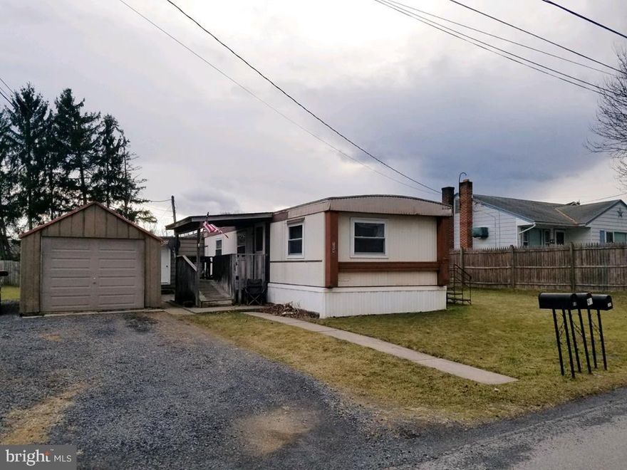 Investors - Current tenant is on a month to month Pays 475.00. 2-3 bedroom home (an addition was added) with shed & detached garage. Nice level lot. Oversized driveway. Reasonable taxes. 1977 Hillcrest