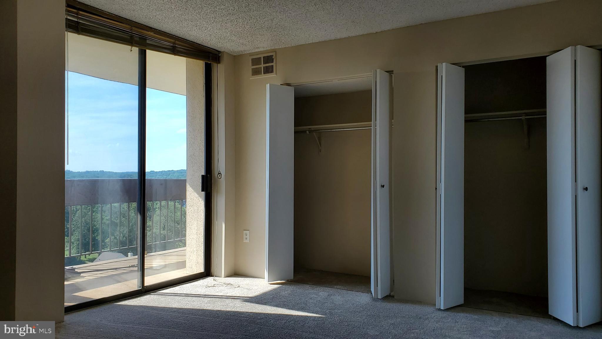 GREENHOUSE - Residential Lease