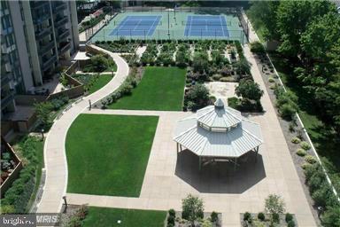 GREENHOUSE - Residential Lease