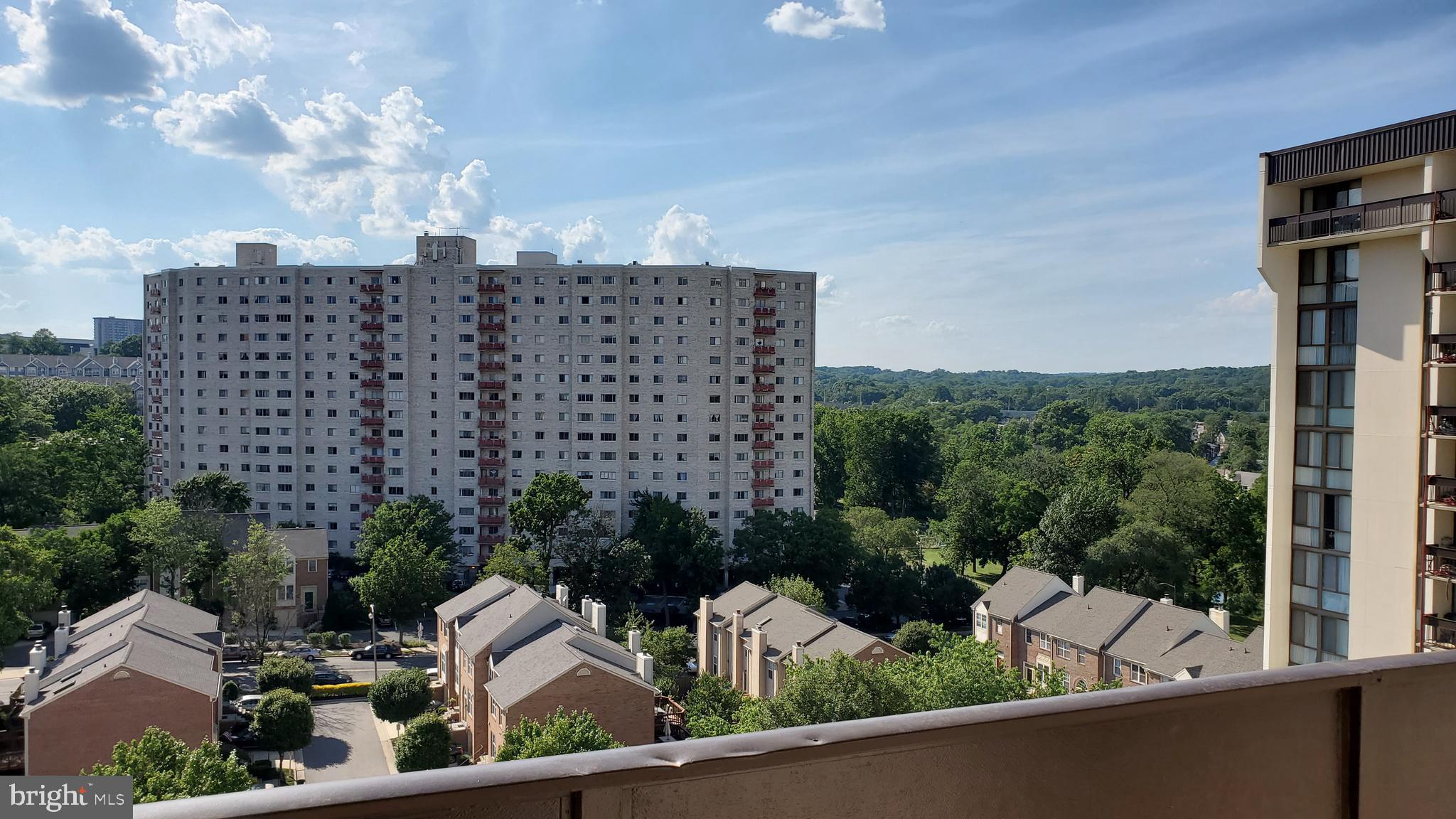 GREENHOUSE - Residential Lease