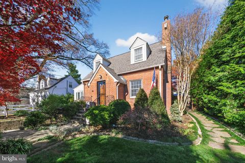 6329 19TH STREET N ARLINGTON VA 22205