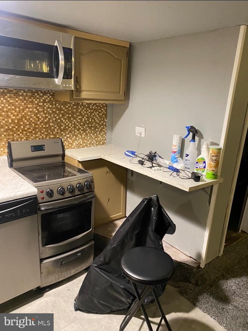 WEST PHILADELPHIA - Residential Income