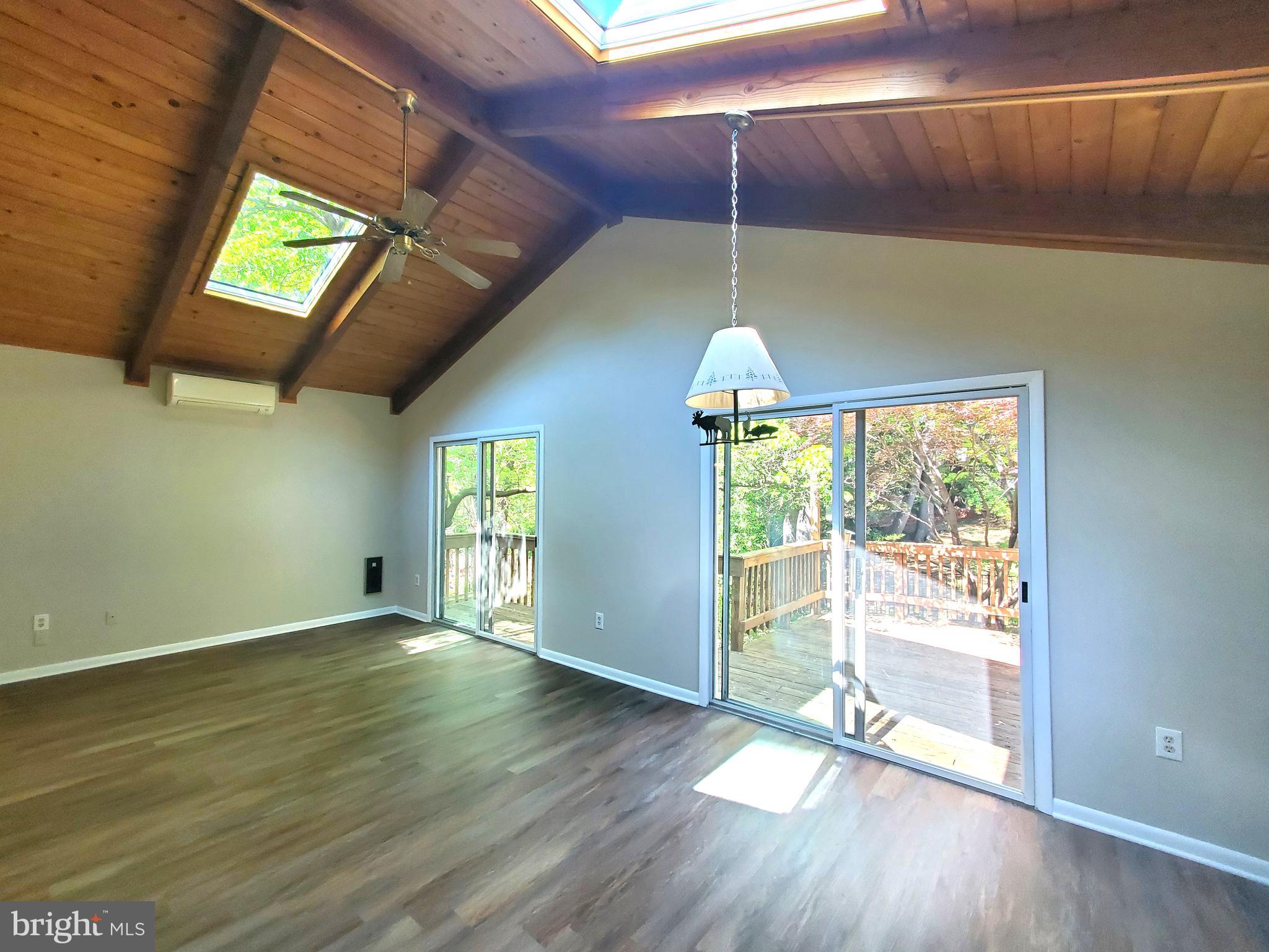 1122 CRESTVIEW DRIVE