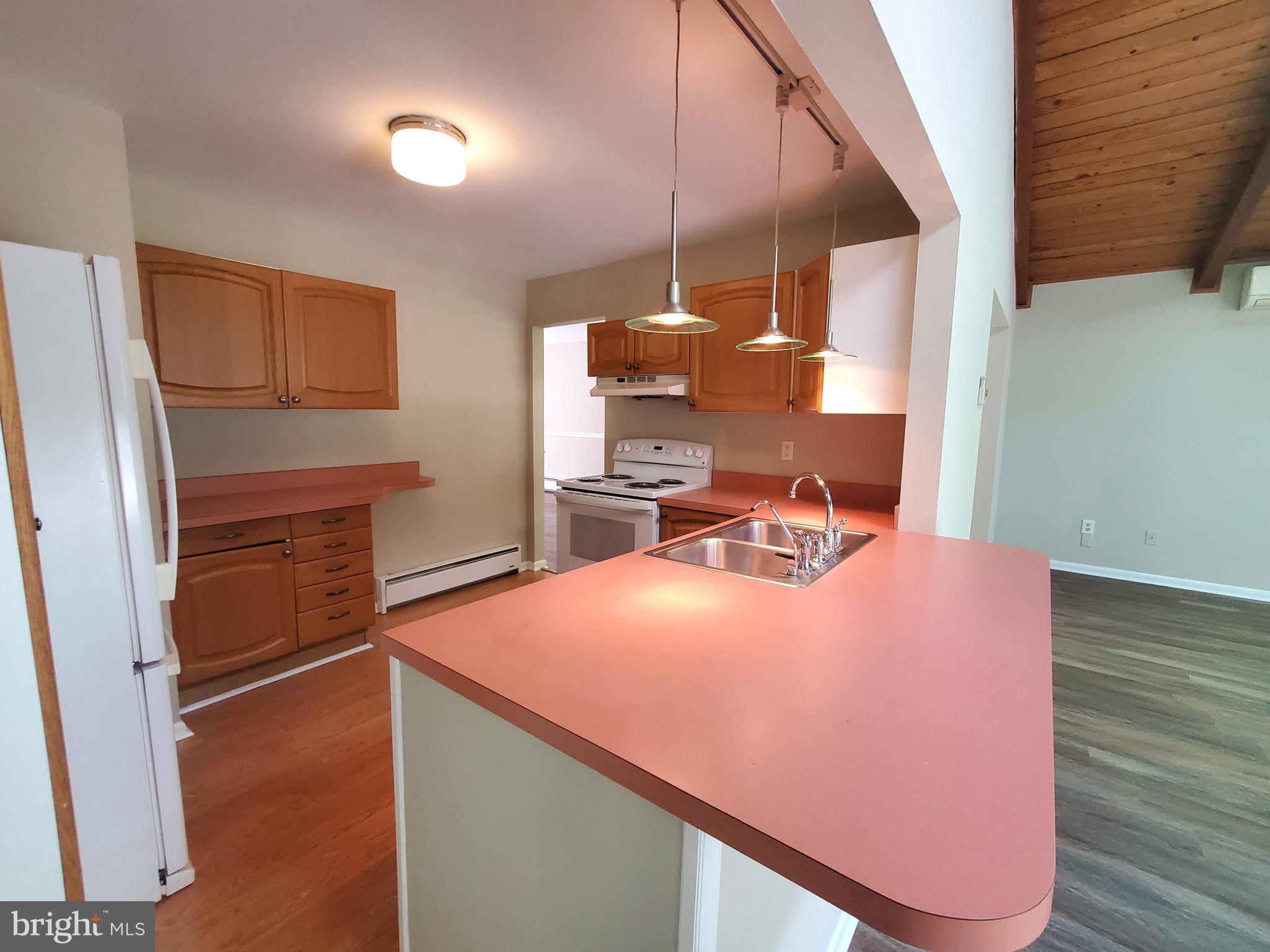 1122 CRESTVIEW DRIVE