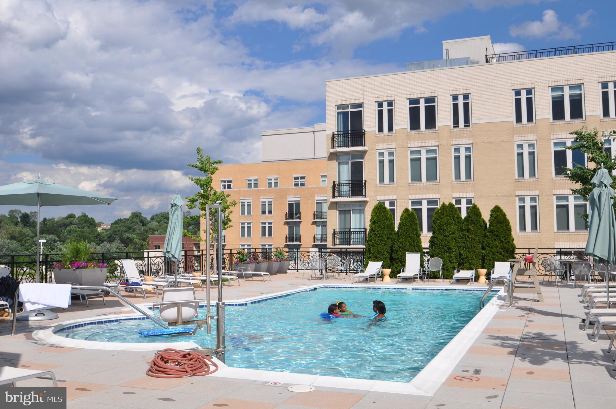 ONE NATIONAL HARBOR CONDOMINIUM - Residential