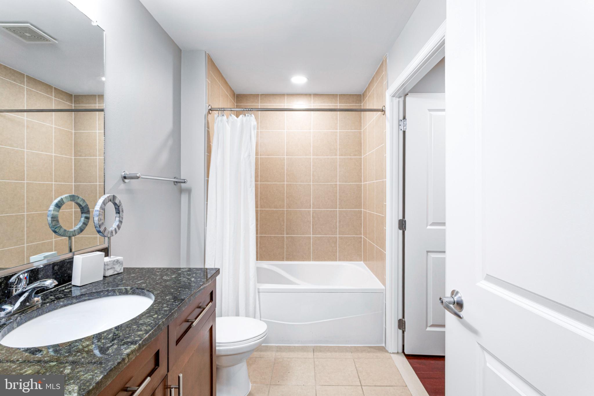 ONE NATIONAL HARBOR CONDOMINIUM - Residential