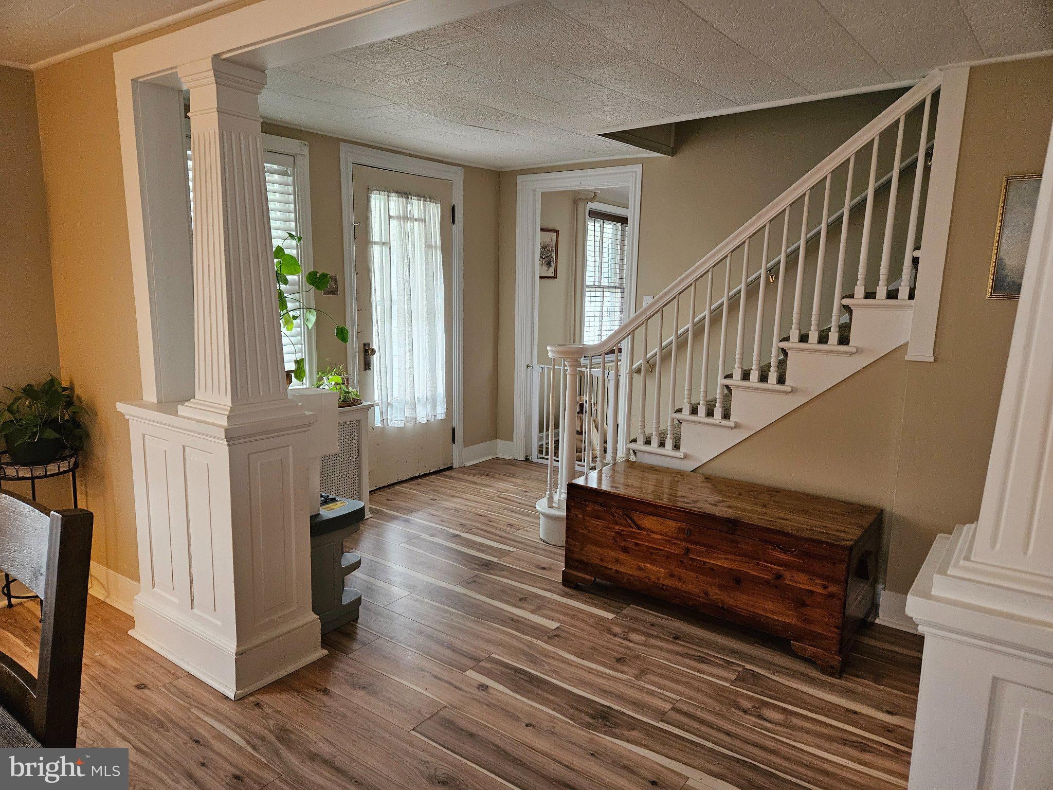 446 BUCHANAN TRAIL W