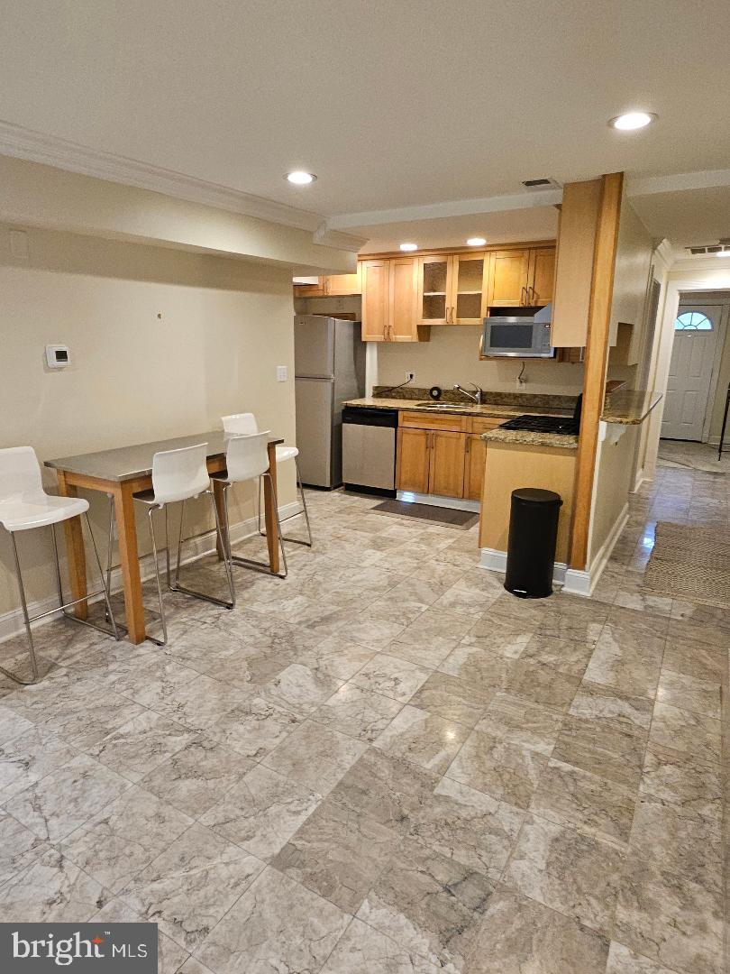 302 OKLAHOMA AVENUE NE 102