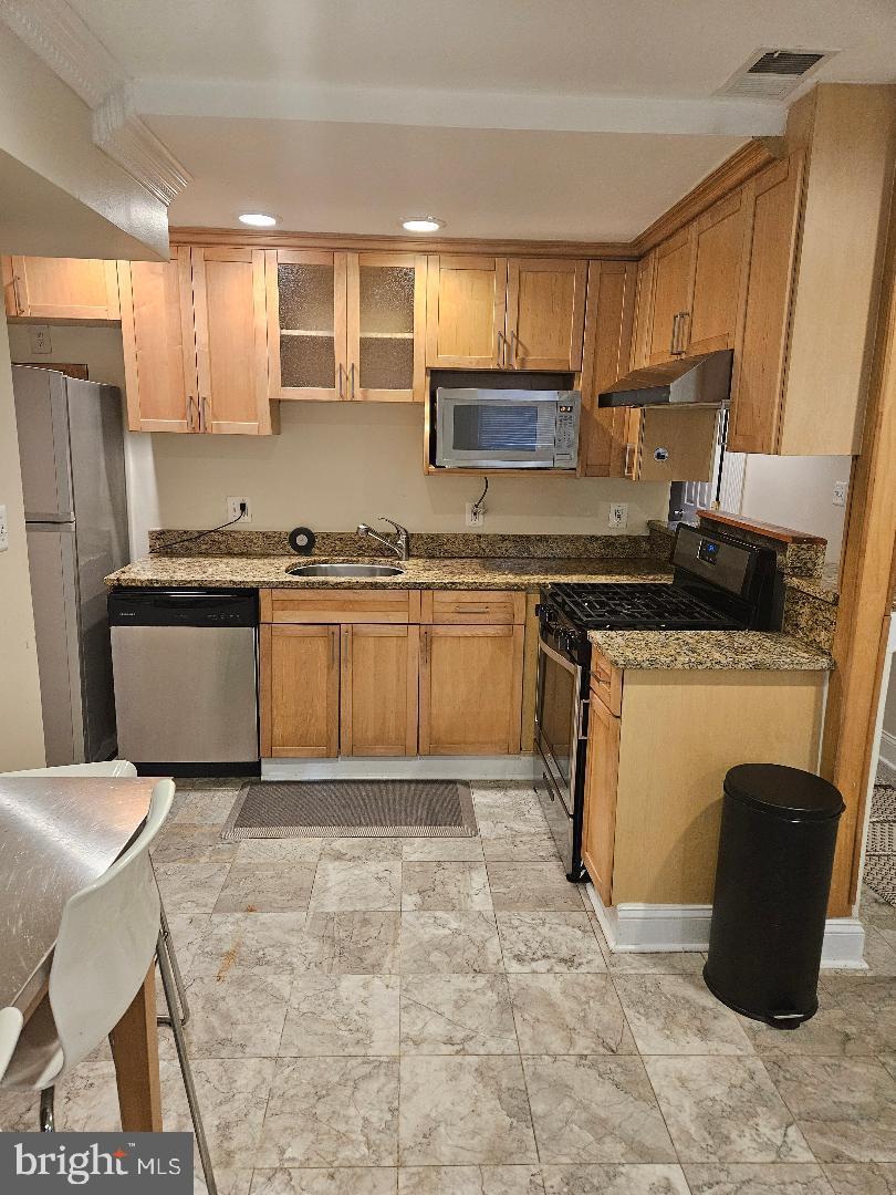 302 OKLAHOMA AVENUE NE 102