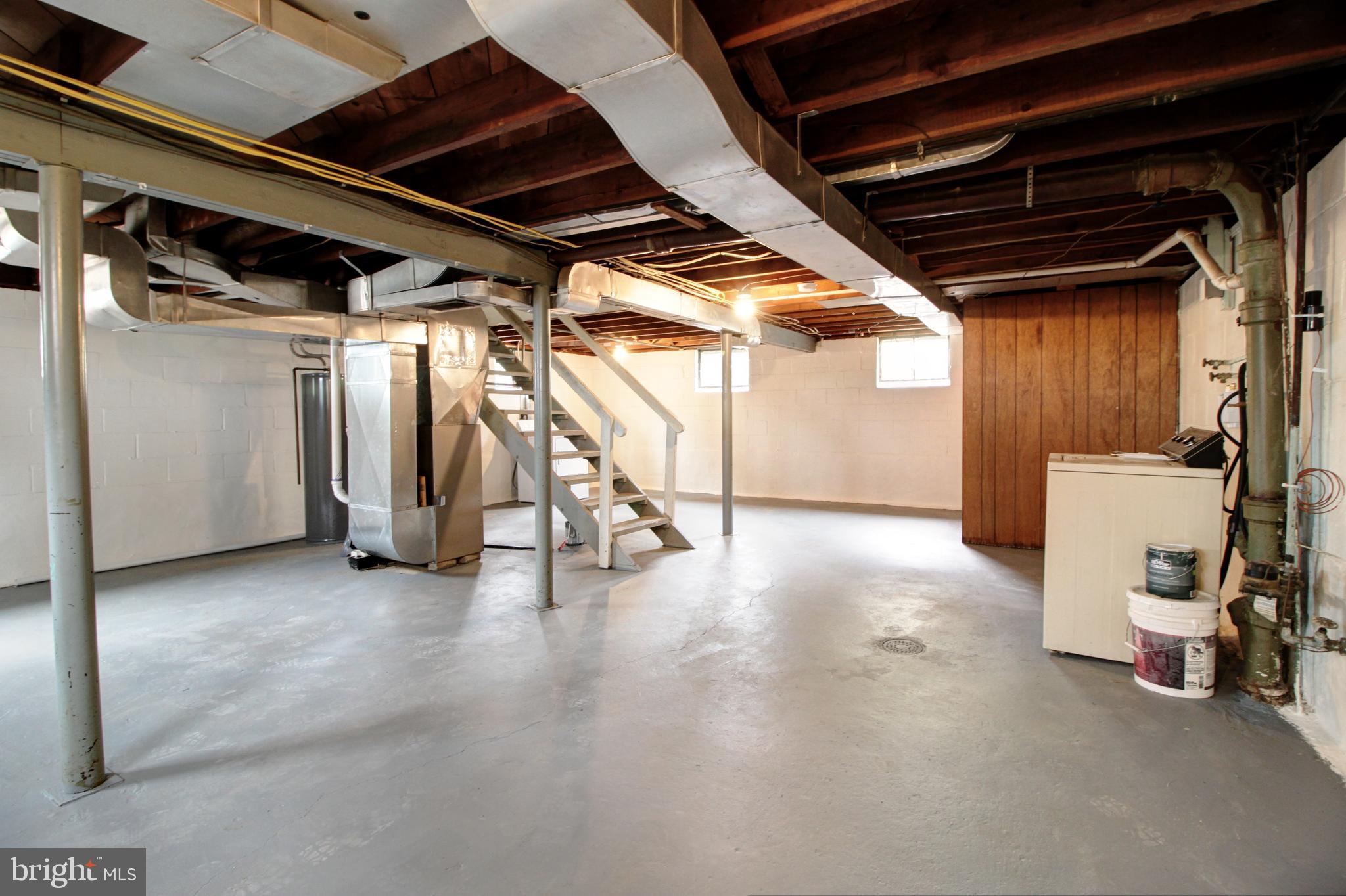 VILLA ESTATES - Residential Lease