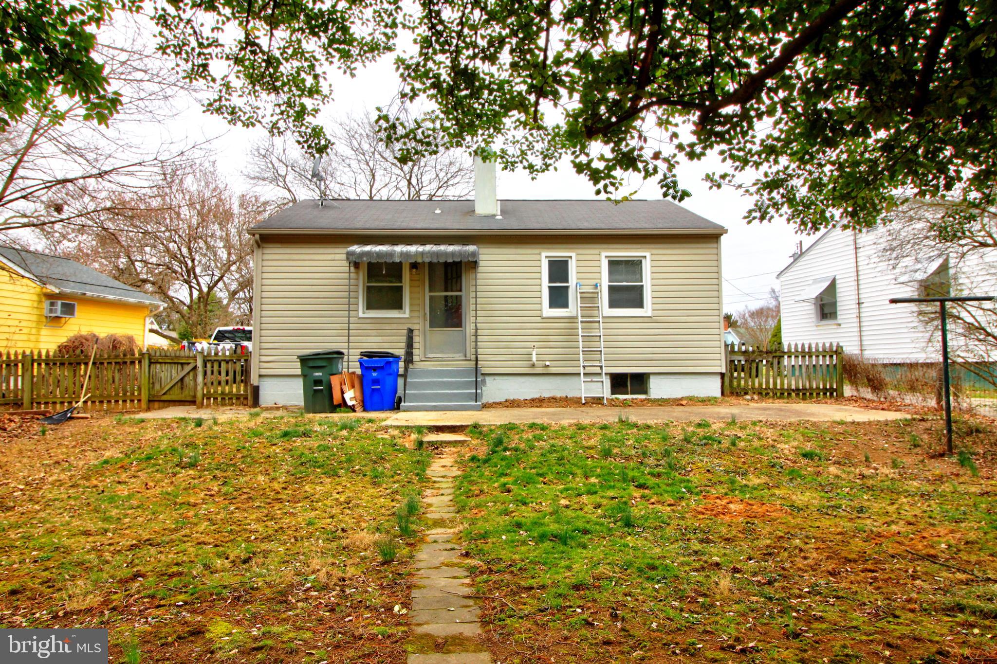 VILLA ESTATES - Residential Lease