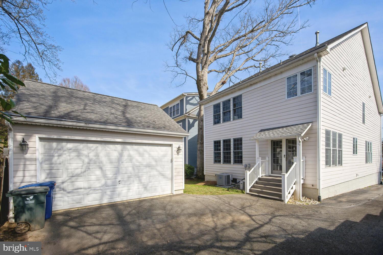 TUCKAHOE VILLAGE - Residential