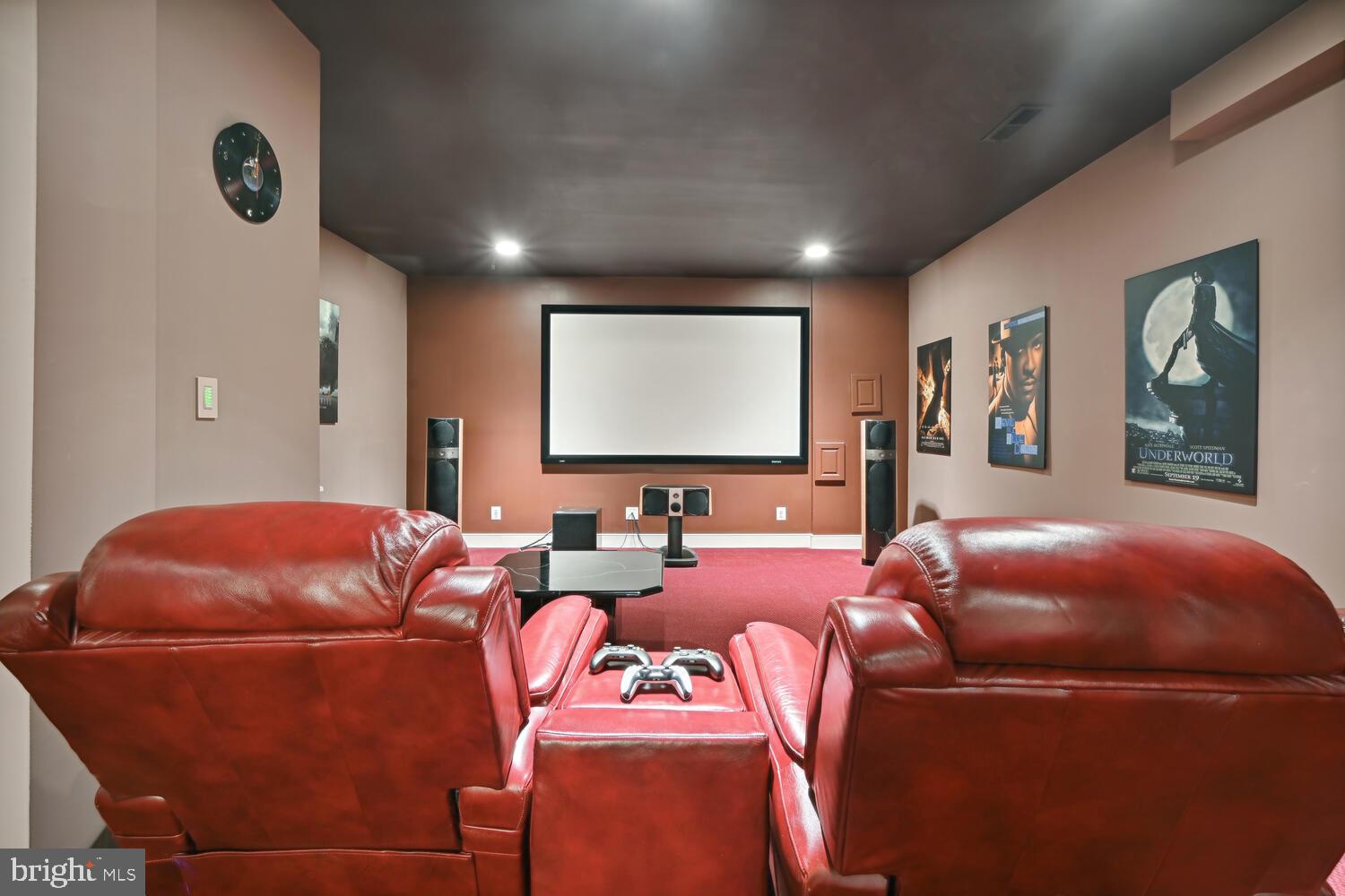 TUCKAHOE VILLAGE - Residential