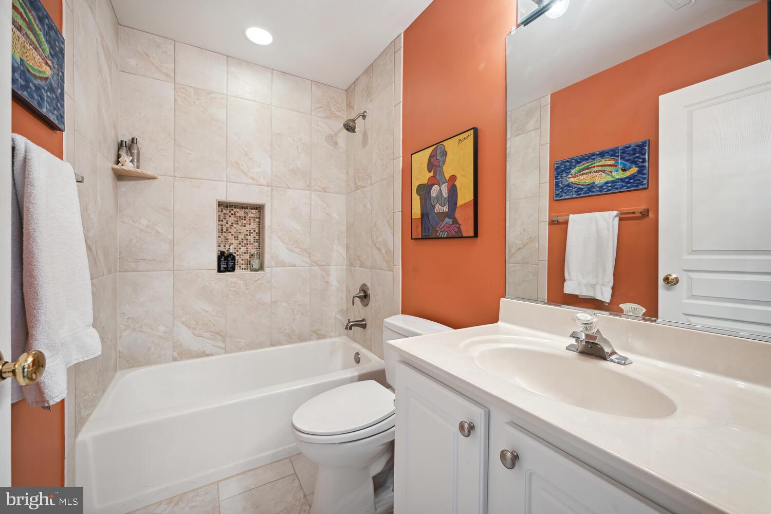 TUCKAHOE VILLAGE - Residential